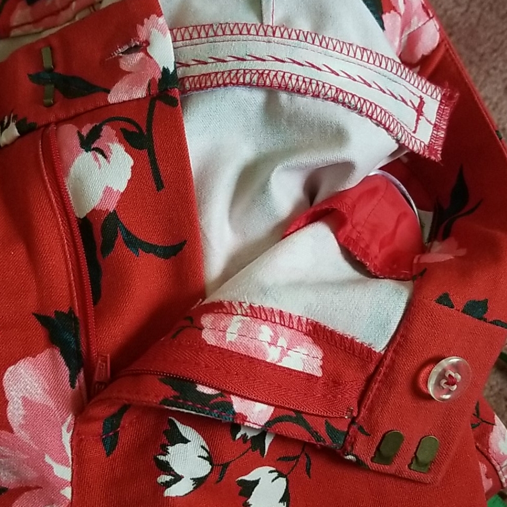 Women's Floral Printed Pixie Pants - image 5